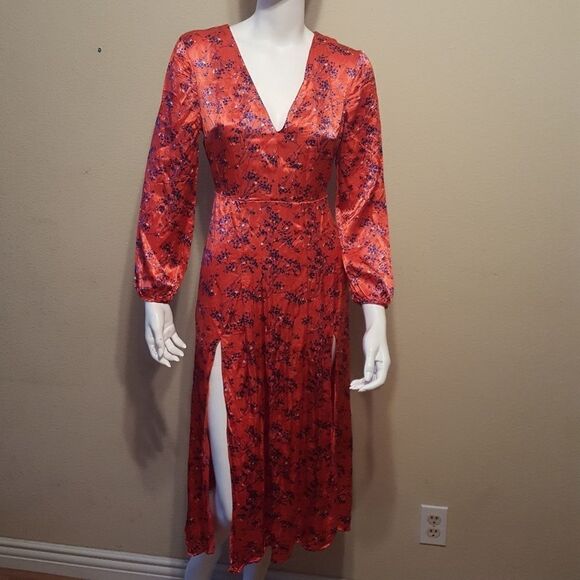 Topshop Wispy Floral Print Midi Dress - Picture 2 of 8